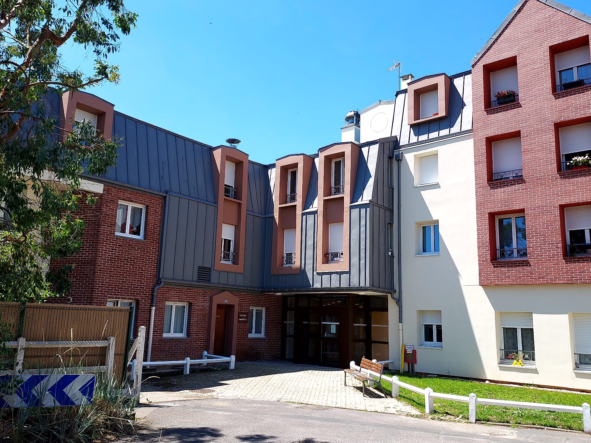 Résidence La Tenure façade avant