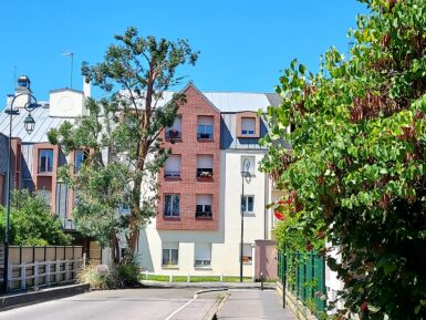 La Tenure Façade